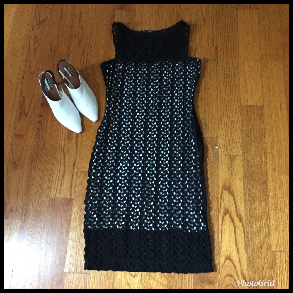 BLACK HALO Crochet Sheath Dress EUC